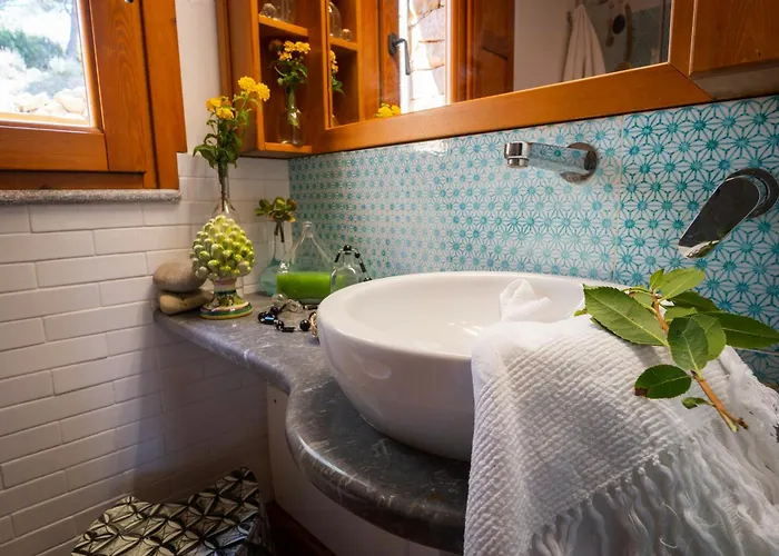 Casa de Férias Cottage With Aeolian Islands Views Near Cefalu