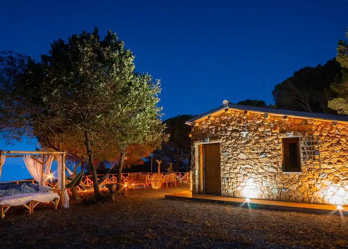 別荘 Cottage With Aeolian Islands Views Near Cefalu *